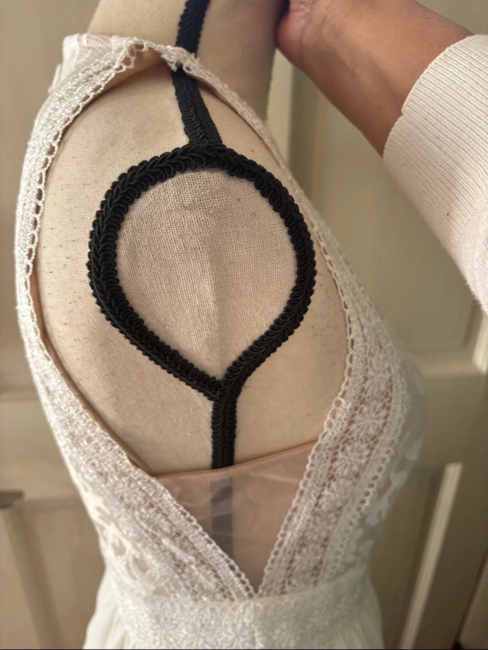 Lulus off white Sleeveless White Lace Bodice Maxi Dress - Picture 7 of 11